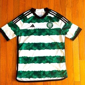Celtic FC Youth soccer jersey. Size XL 15/16 youth. Excellent condition.